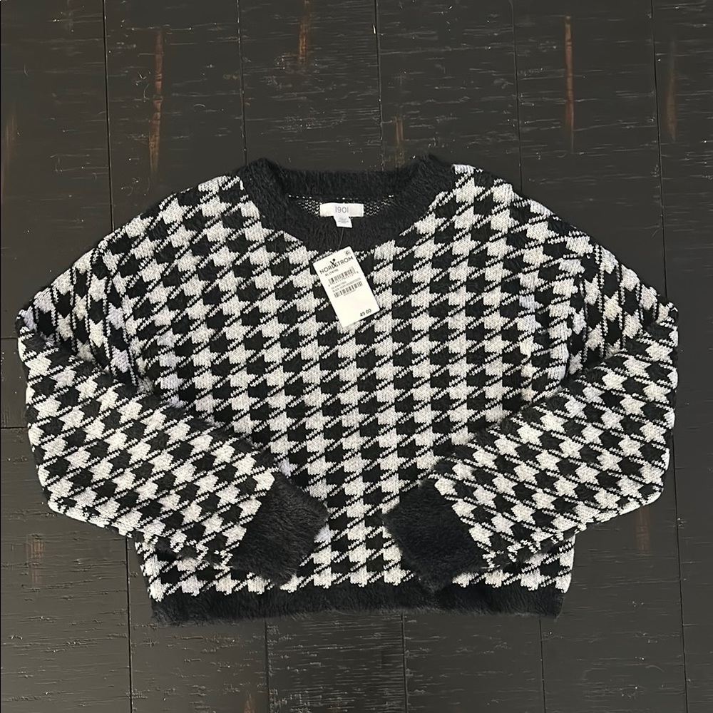 NWT Houndstooth Sweater - Size XL (14/16)